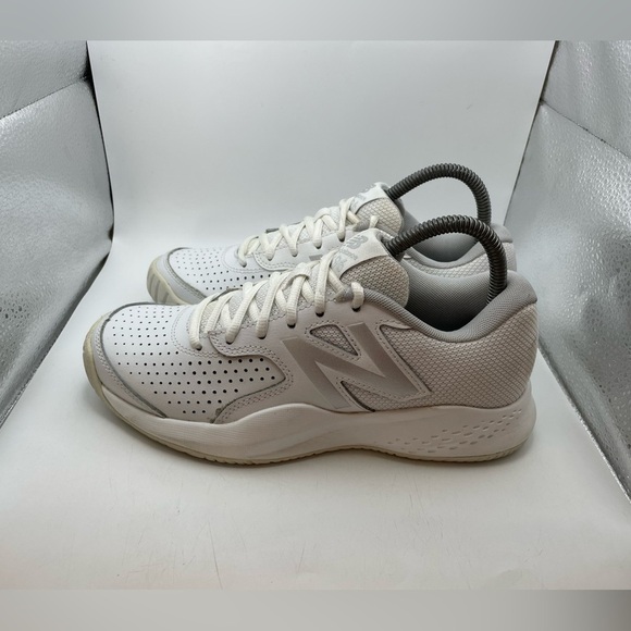 New Balance Shoes - New Balance 696v3 women’s white tennis sneakers size 7.5